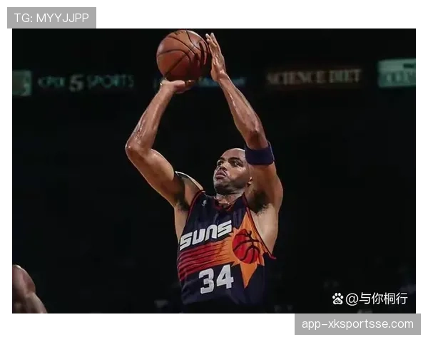 巴克利内线强攻改变防守布局，对比同期大前锋拉开效率差距